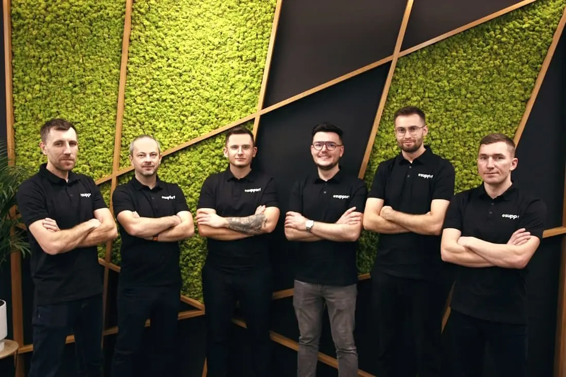 Specjalista analizujący zdarzenia bezpieczeństwa